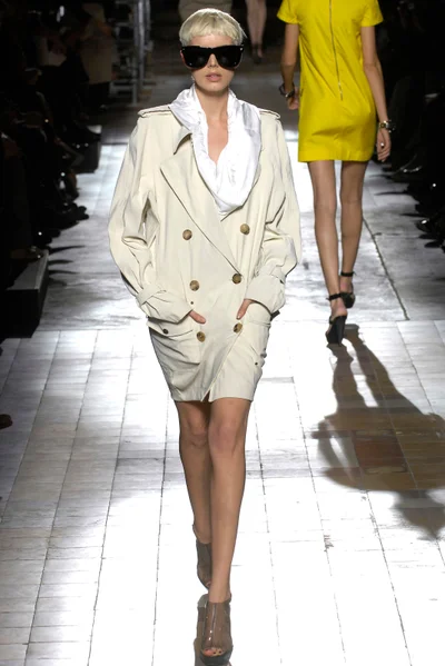 Look 12
